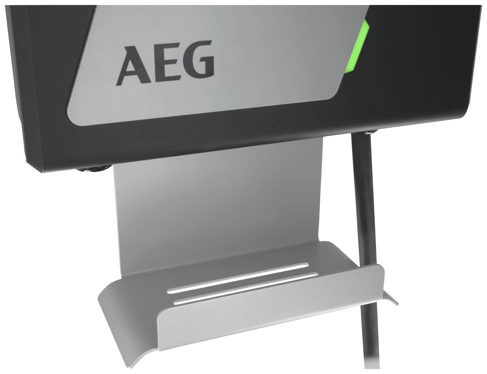 Wandhalterung zur Befestigung eines Ladegeräts mit dem Logo 'AEG'. Hauptsächlich in Schwarz und Grau gestaltet.