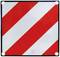 Vierkantiges Schild mit diagonal verlaufenden, roten und weißen Streifen, oft zur Markierung von Fahrzeugüberständen verwendet.