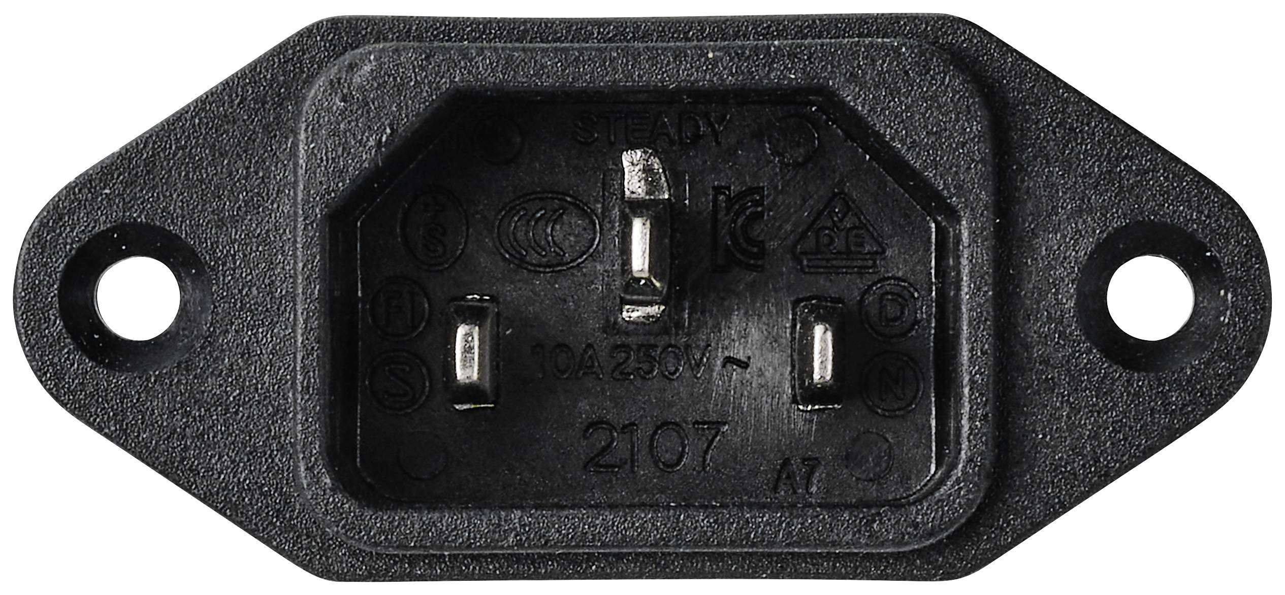 Schwarzer IEC-Kaltgerätestecker mit drei Pins, trapezförmigem Gehäuse und zwei Befestigungslöchern an den Seiten, für AC-Netzanschluss.