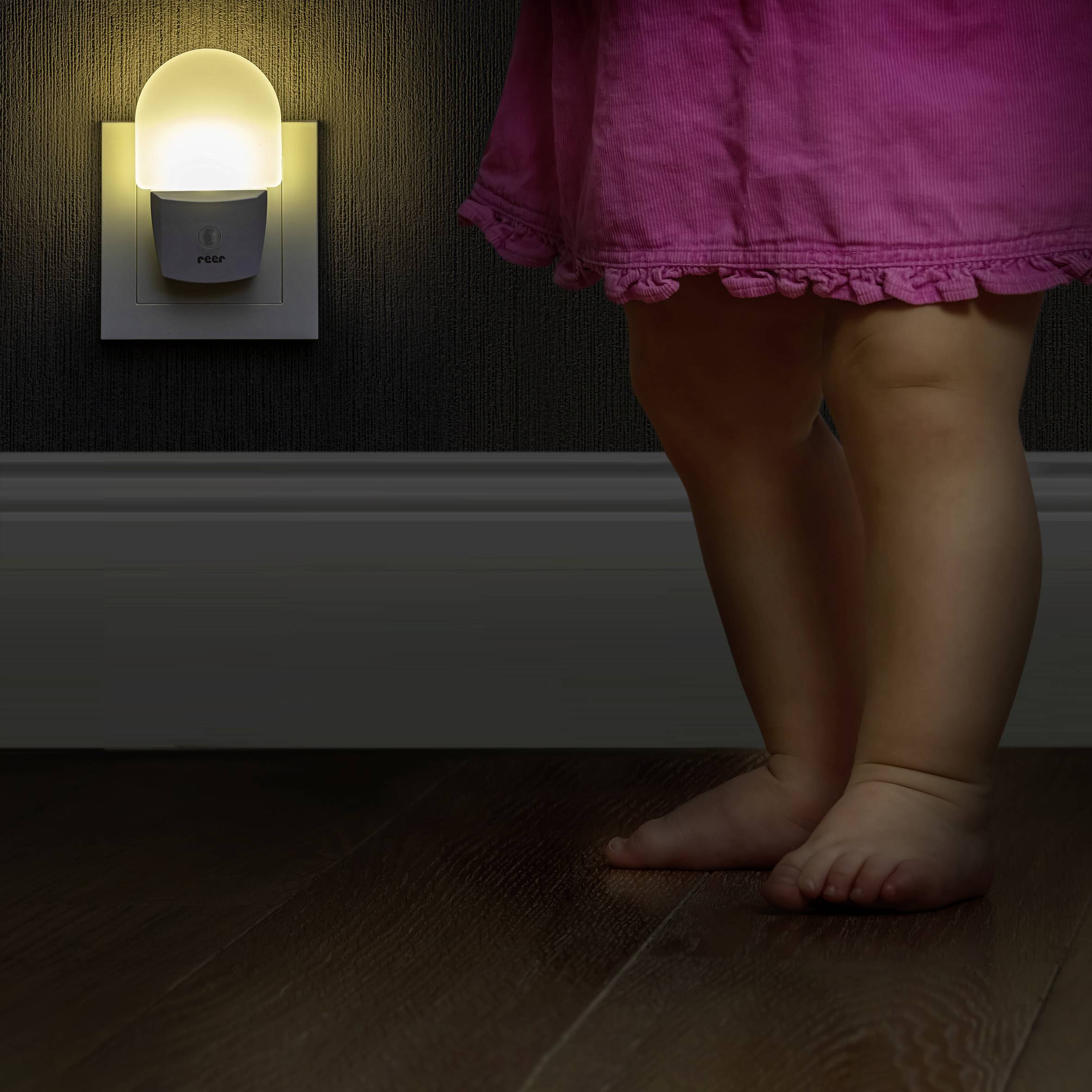 reer NightGuide Nachtlicht für die Steckdose - mit Dämmerungs-Sensor - Orientierungslicht im-7