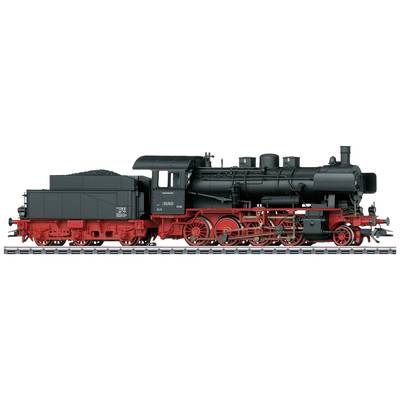 Schwarze Dampflokomotive mit roten Rädern auf Bahngleisen, seitliche Ansicht. Essentiell für historischen Transport oder Modelleisenbahn Kontext.