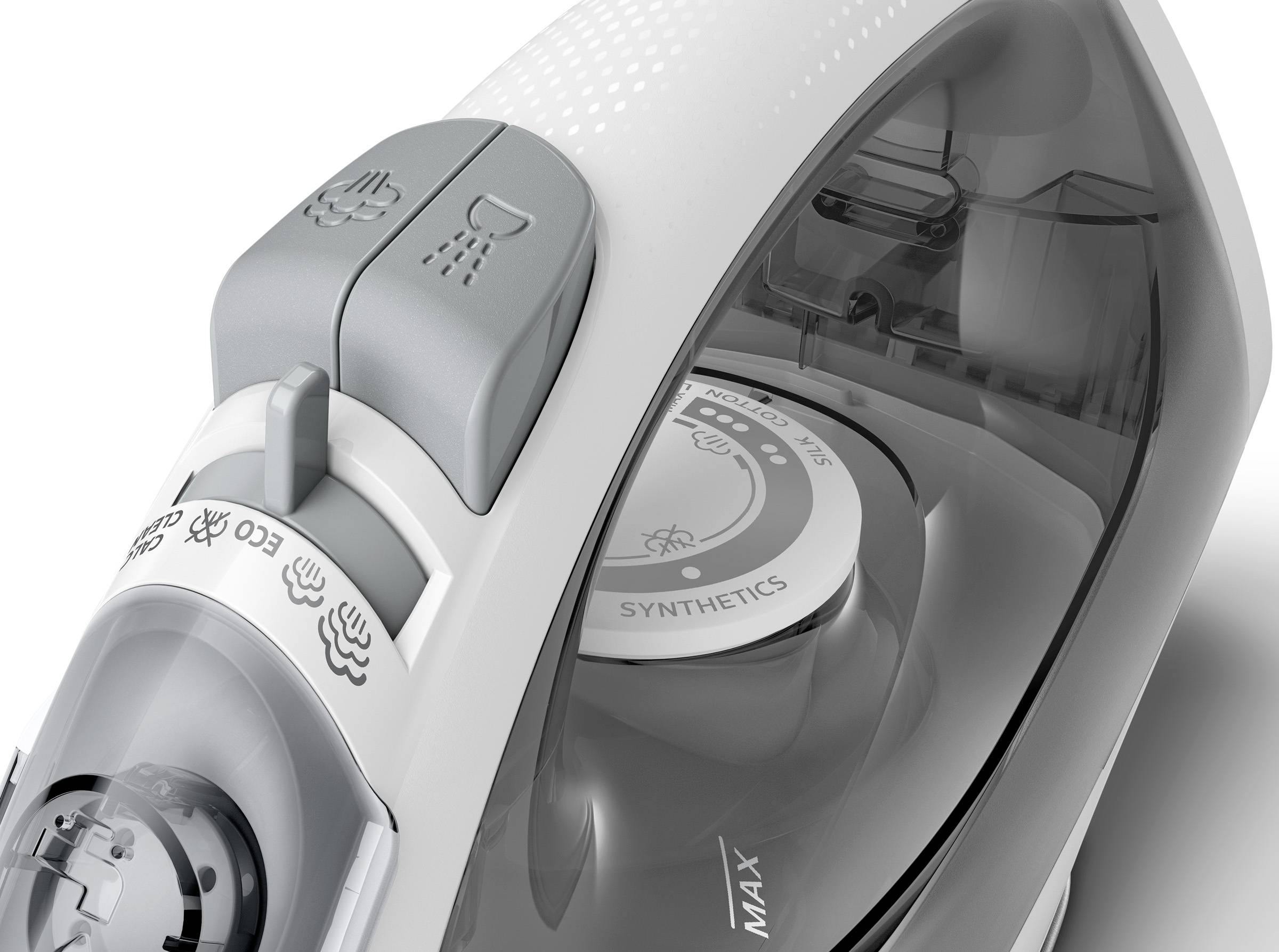 Nahaufnahme von einem weißen Dampfbügeleisen mit grauen Bedienelementen und Einstellung für synthetische Stoffe.