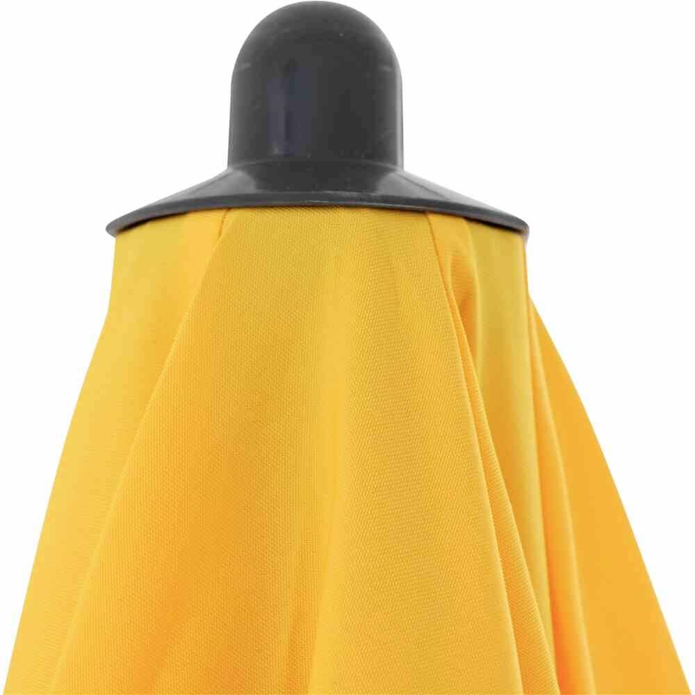 Ein gelber Sonnenschirm mit schwarzer Spitze, geschlossen.