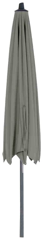 Ein geschlossener grauer Sonnenschirm steht aufrecht.