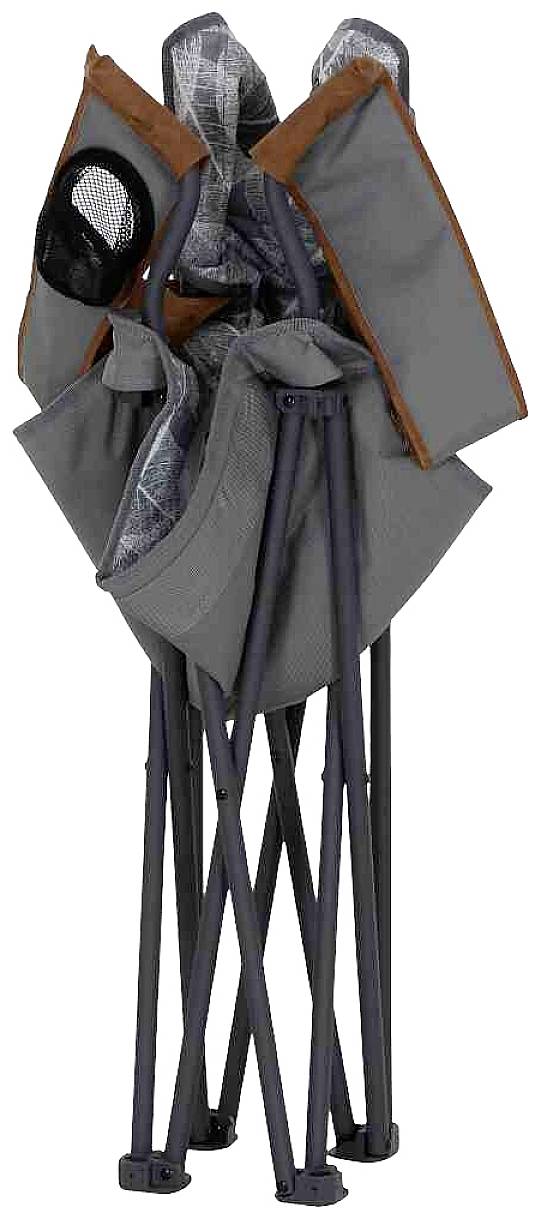 Ein zusammengeklappter grauer Klappstuhl mit schwarzen Metallbeinen und braunen Akzenten, geeignet für Camping oder Outdoor-Aktivitäten.