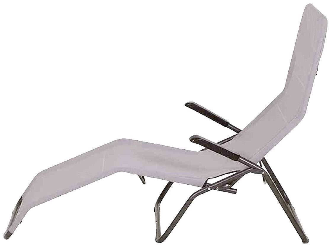 Ein klappbarer Liegestuhl mit Metallrahmen und beigem Stoffbezug, geeignet für den Einsatz im Freien oder im Garten.