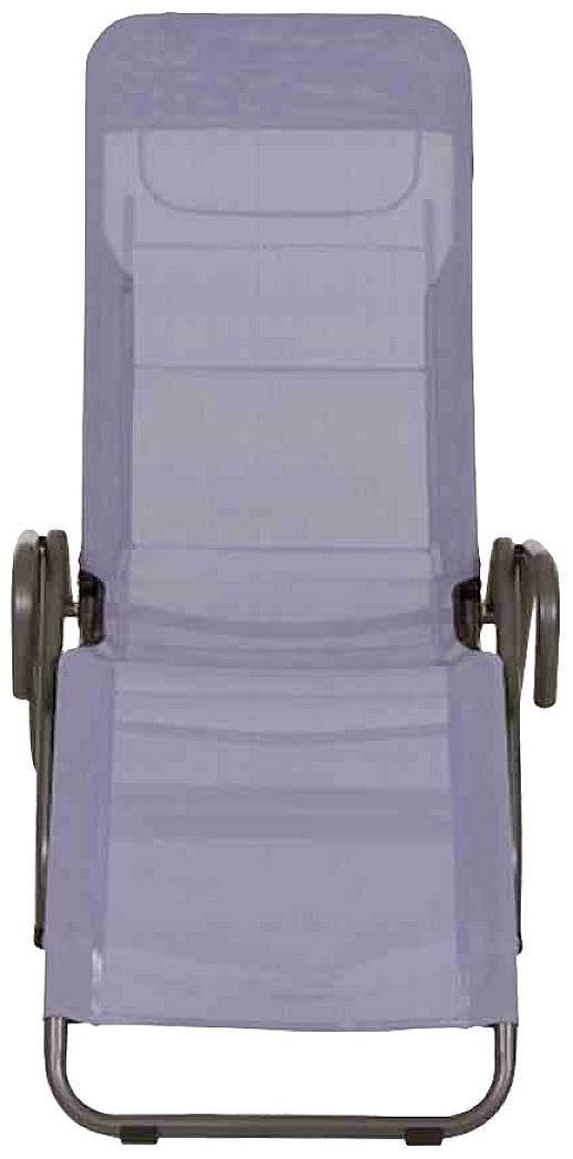 Ein zusammenklappbarer, grauer Liegestuhl mit Armlehnen und Metallrahmen. Ideal für den Einsatz im Garten oder auf der Terrasse.