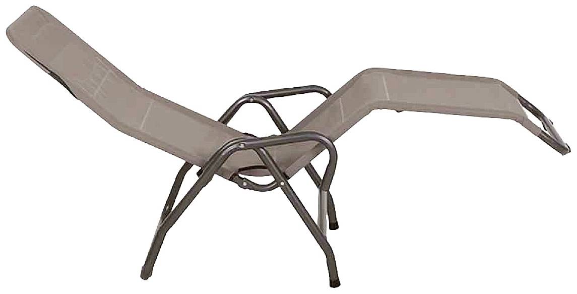 Ein brauner, verstellbarer Sonnenliegestuhl mit Metallrahmen und Stoffbezug in seitlicher Ansicht.