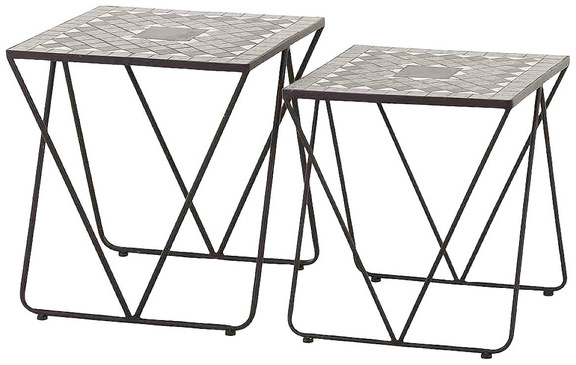 Zwei moderne Beistelltische mit Mosaik-Oberflächen und geometrischen Metallgestellen, ein größerer und ein kleinerer Tisch.