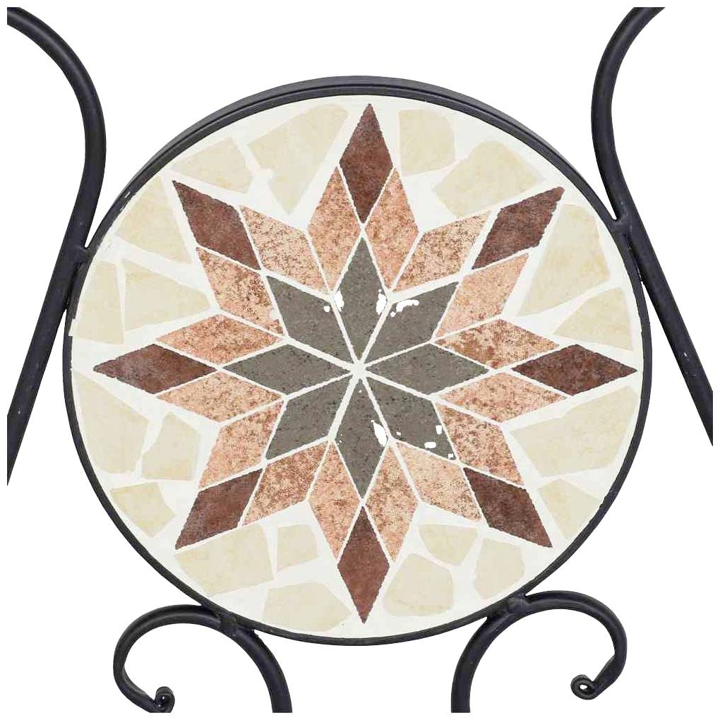 Runde Fliese mit sternförmigem Mosaik aus roten, braunen und beigen Steinen, eingefasst in einem schwarzen Metallständer.