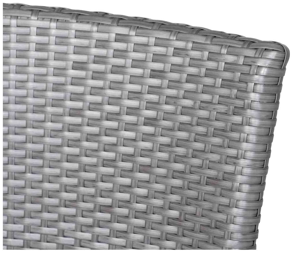 Stuhllehne aus künstlichem Rattan in engem Flechtmuster, grau und rechteckig, zeigt Detail der Materialstruktur und Verarbeitung.