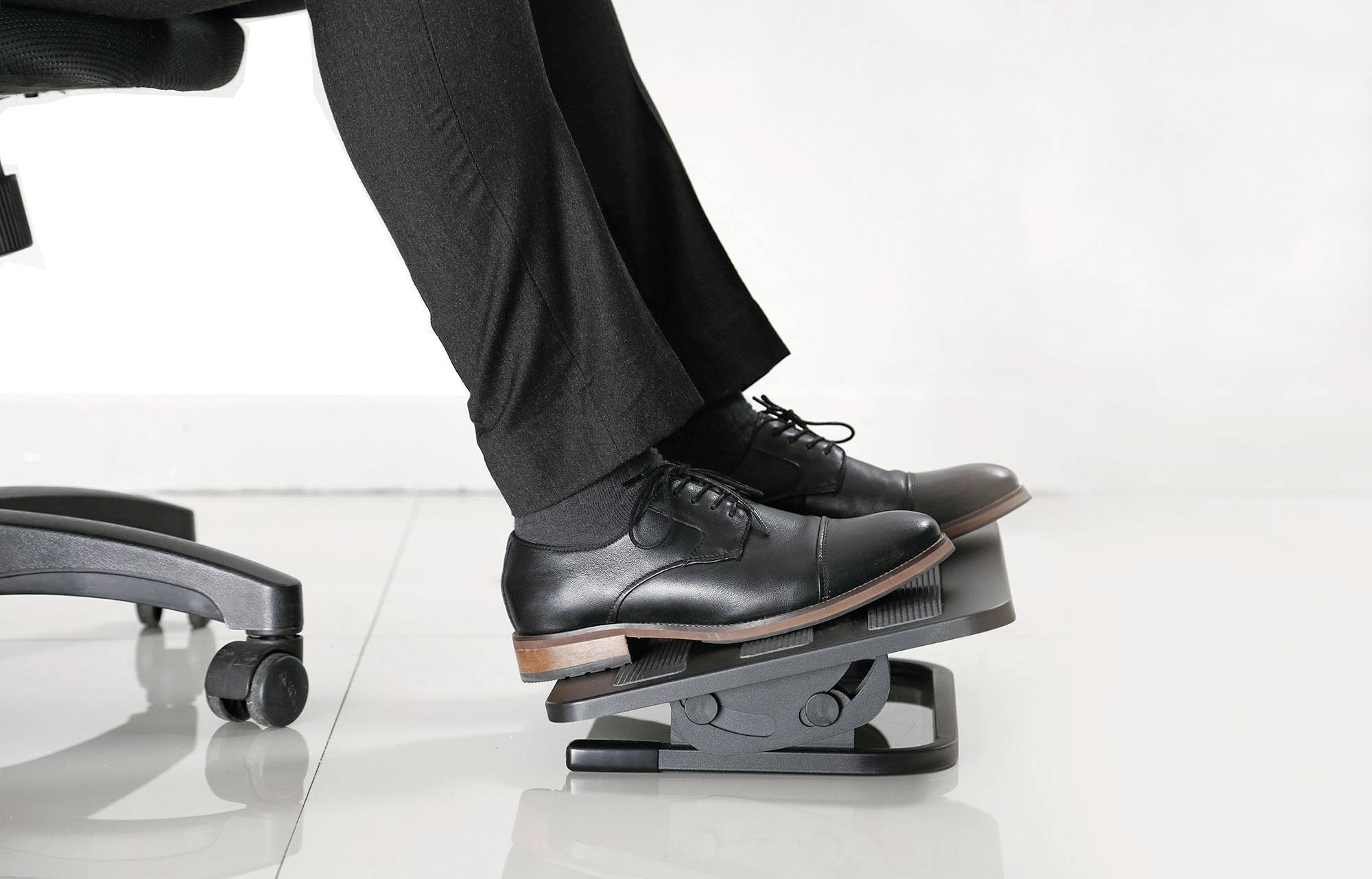 Manhattan Foot Rest, Under-Desk Comfort and Productivity Enhancer, Tilts 300 x 380mm, Rubberised Surface, Black, Lifetim-4