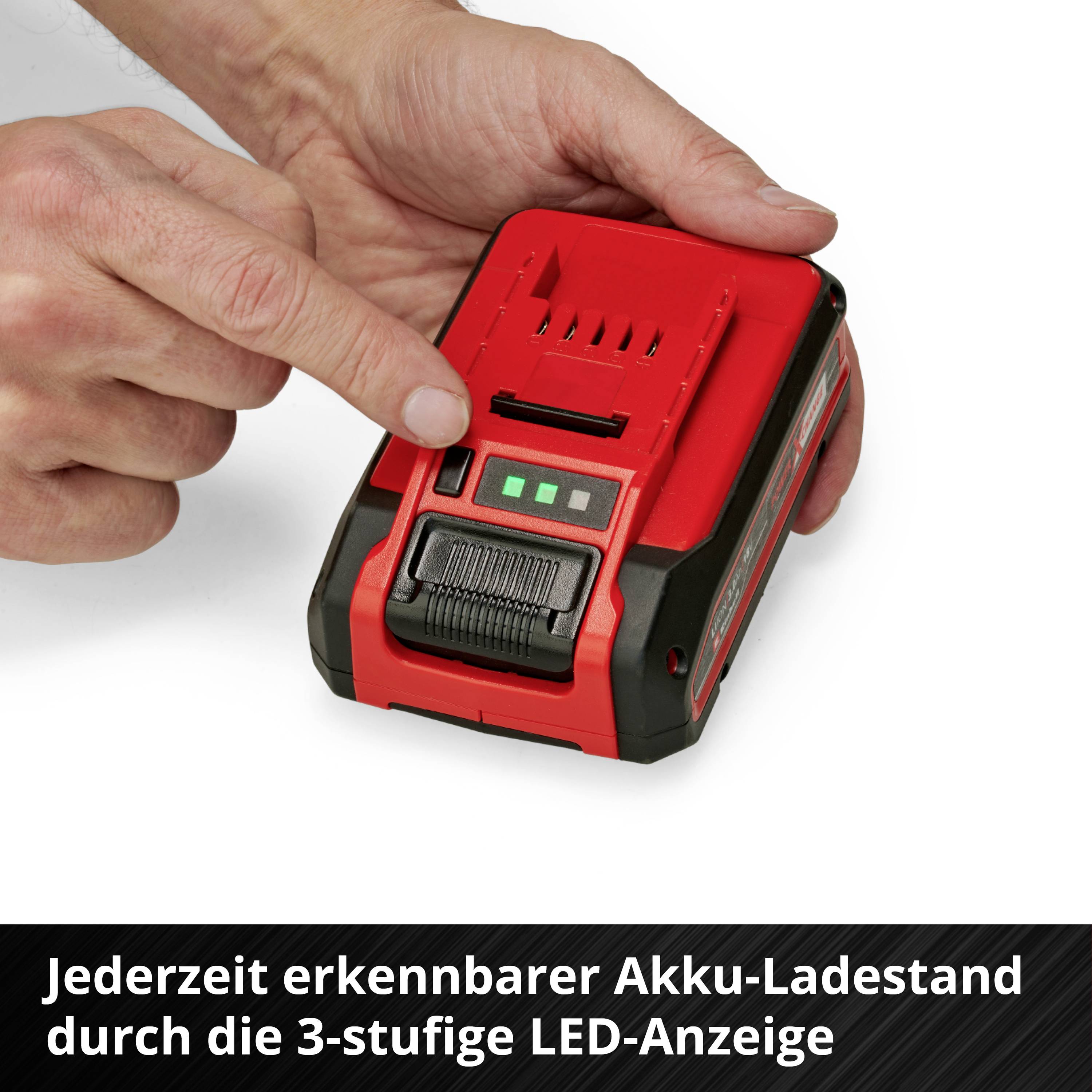Eine Hand zeigt auf einen roten Akku mit einer dreistufigen LED-Anzeige. Text unten: 'Jederzeit erkennbarer Akku-Ladestand durch die 3-stufige LED-Anzeige'.