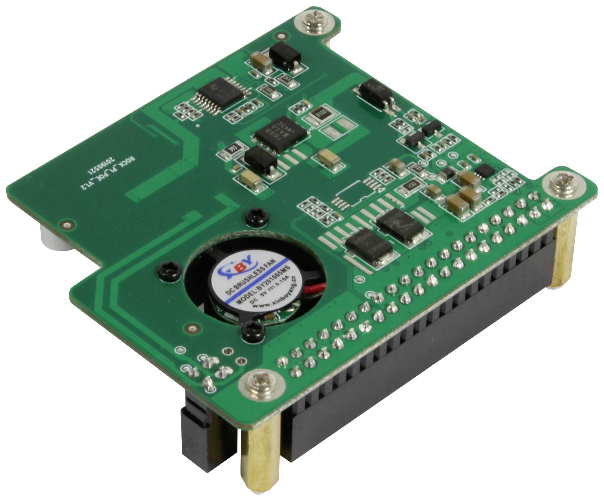 Eine grüne elektronische Platine mit mehreren Chips und einem kleinen Lüfter in der Mitte, montiert auf einer schwarzen Basis.