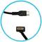 Ein USB-C-Kabel mit einer geraden und einer abgewinkelten Steckeransicht, um eine flexible Anwendung zu zeigen.