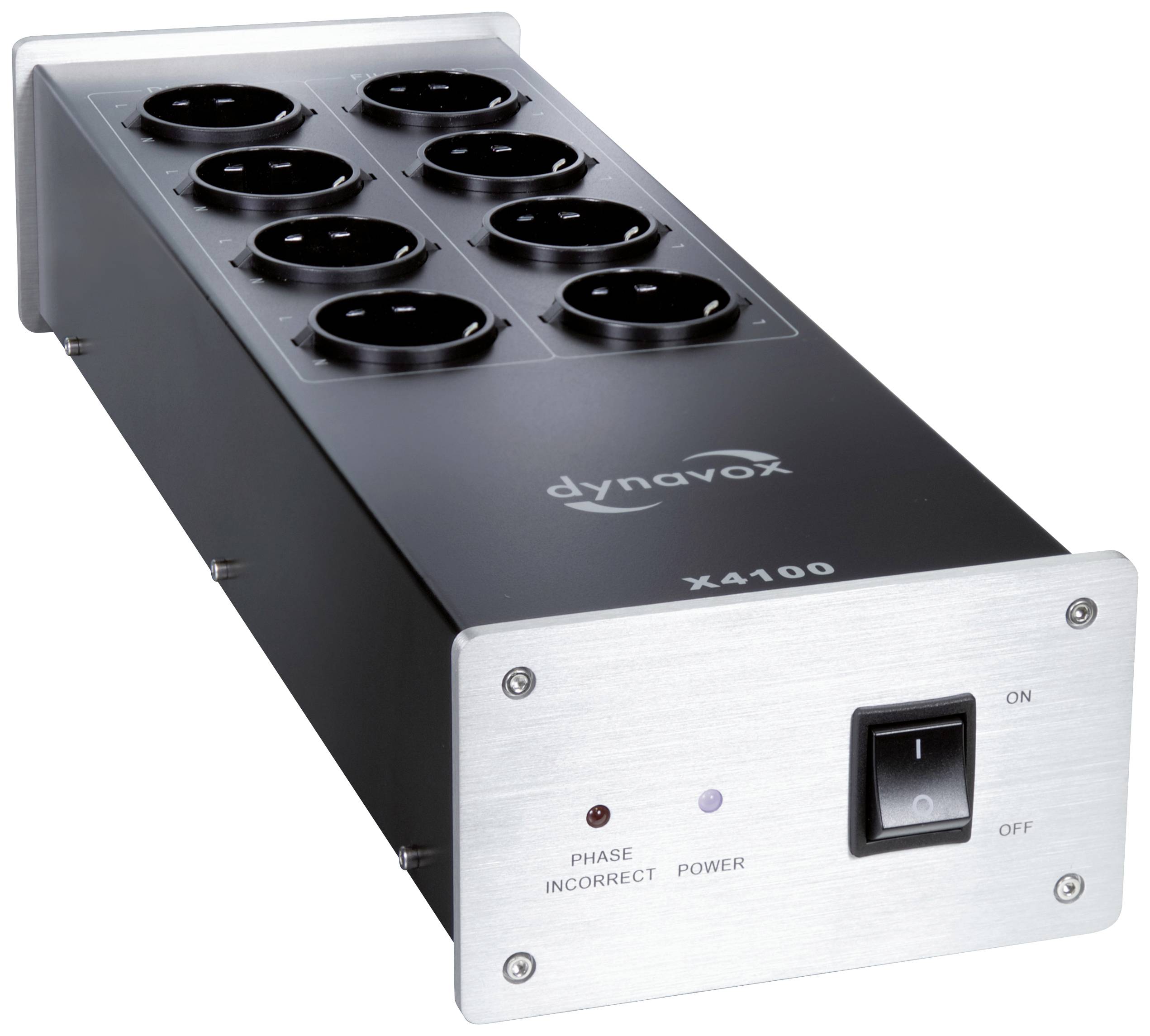 'Silberne Steckdosenleiste mit acht schwarzen Steckdosen und Schalter. Logo und Modellname 'dynavox x4100' auf der Vorderseite.'