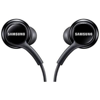 Schwarze Samsung-Ohrhörer in Nahaufnahme, mit ergonomischem Design und Kabel verbunden.