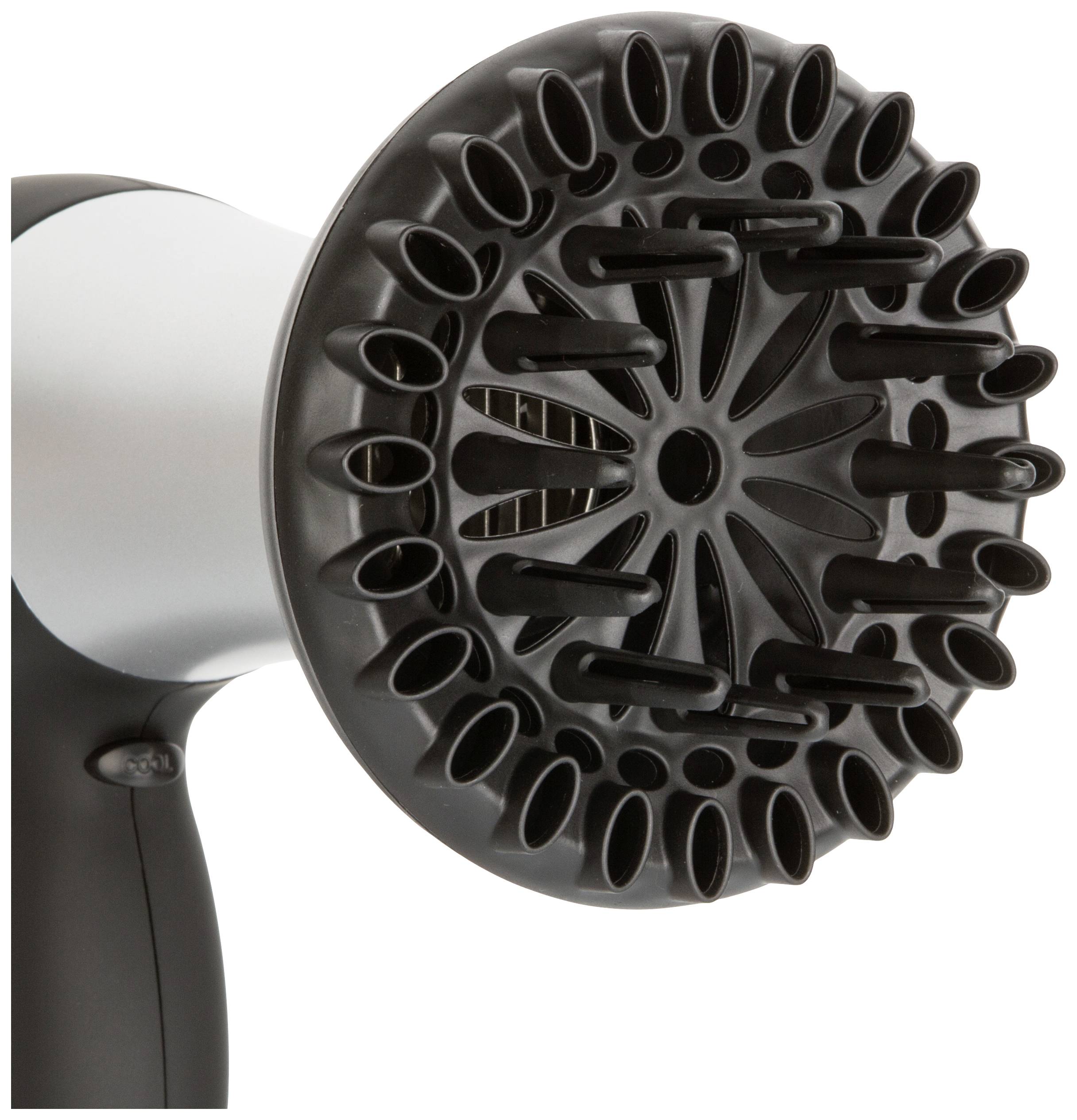 Ein schwarzer Diffusoraufsatz an einem Haartrockner, der Luft gleichmäßig verteilt, um Locken zu definieren und Frizz zu reduzieren.