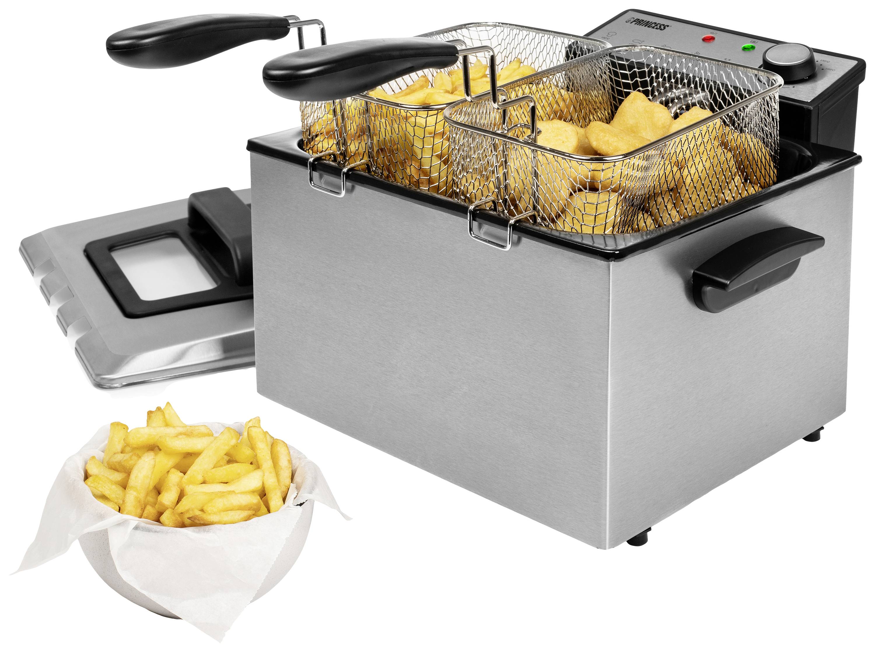 Eine Edelstahl-Fritteuse mit zwei Frittierkörben, gefüllt mit Kartoffelscheiben. Daneben eine Schüssel mit fertigen Pommes frites.