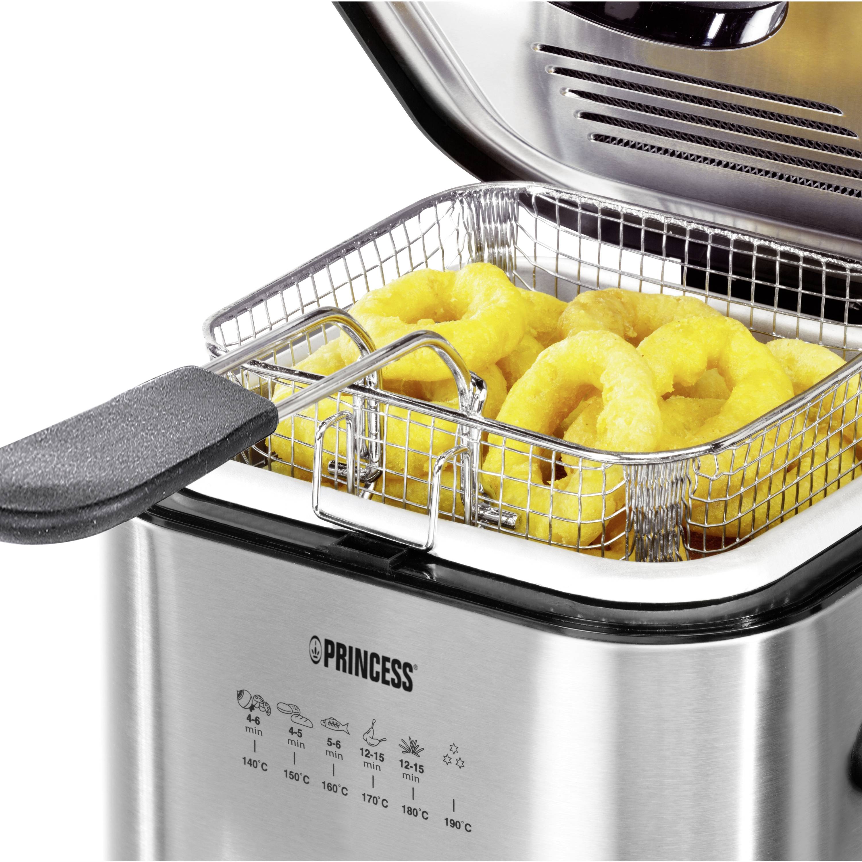 Fritteuse mit geöffnetem Deckel zeigt einen Korb voller goldener Zwiebelringe, bereit zum Frittieren in einer Edelstahlküche.