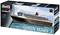 Revell Modellbausatz der 'Queen Mary 2', Level 4, Maßstab 1:700. Zeigt das Ozeanschiff im Ozean mit blauen Himmel im Hintergrund.