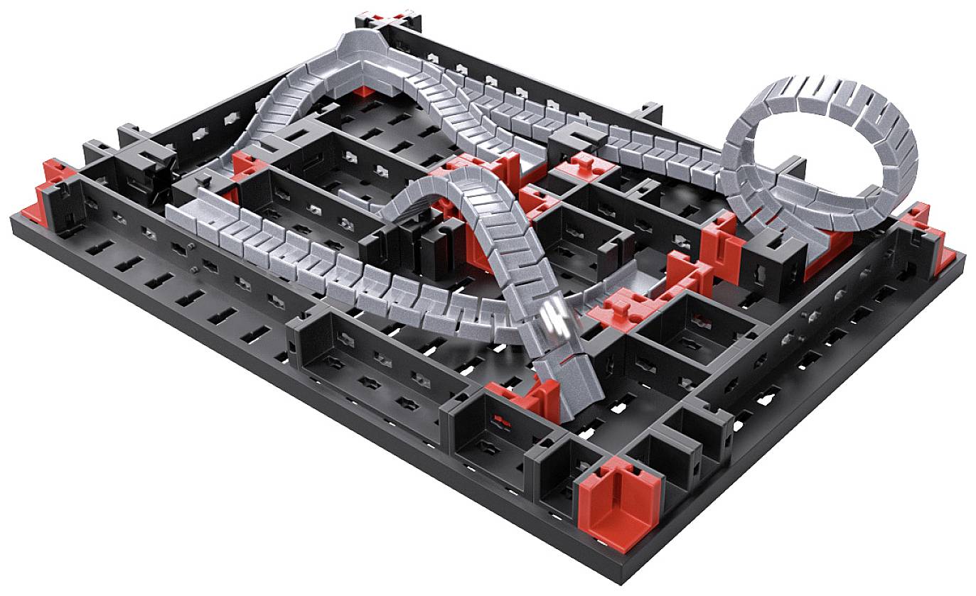 Spielzeug-Autorennbahn mit schwarzen und roten Elementen; silberne Streckenabschnitte umfassen Schleifen und Kurven.
