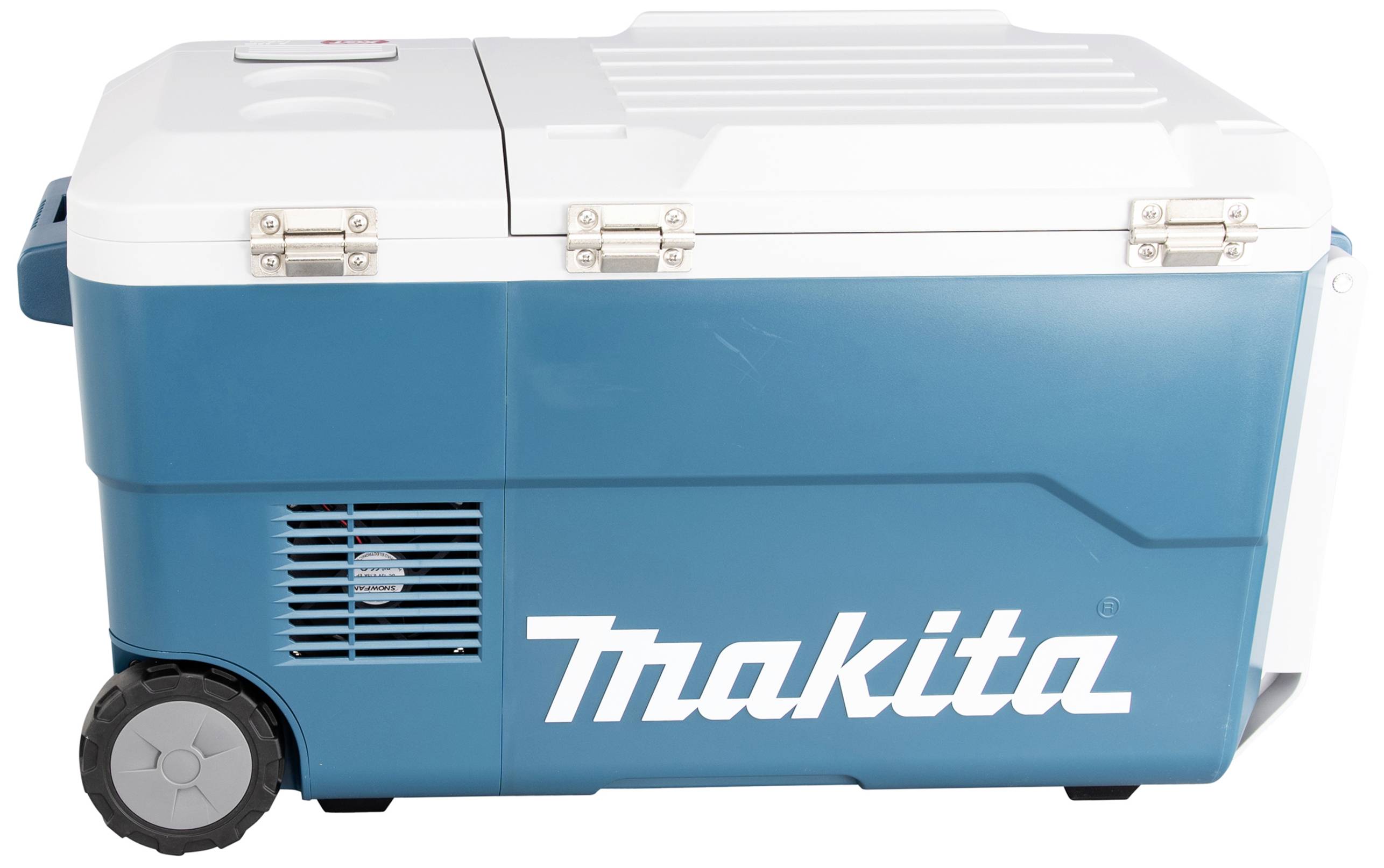 Ein tragbarer, blauer Makita-Kühler mit einem Griff und zwei Rädern, ideal für den Transport und das Kühlen von Getränken.