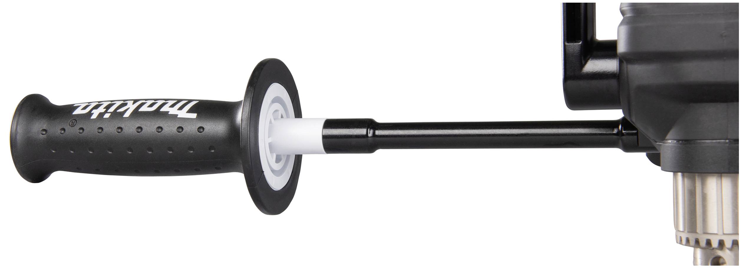 Ein schwarzer, gummierter Griff eines Werkzeugs mit weißem Schriftzug 'Makita', befestigt an einem Metallstab.