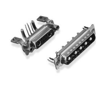Zwei D-Sub-Stecker, einer mit männlichen und einer mit weiblichen Pins, auf einem weißen Hintergrund. Sie zeigen die Metallkontakte.