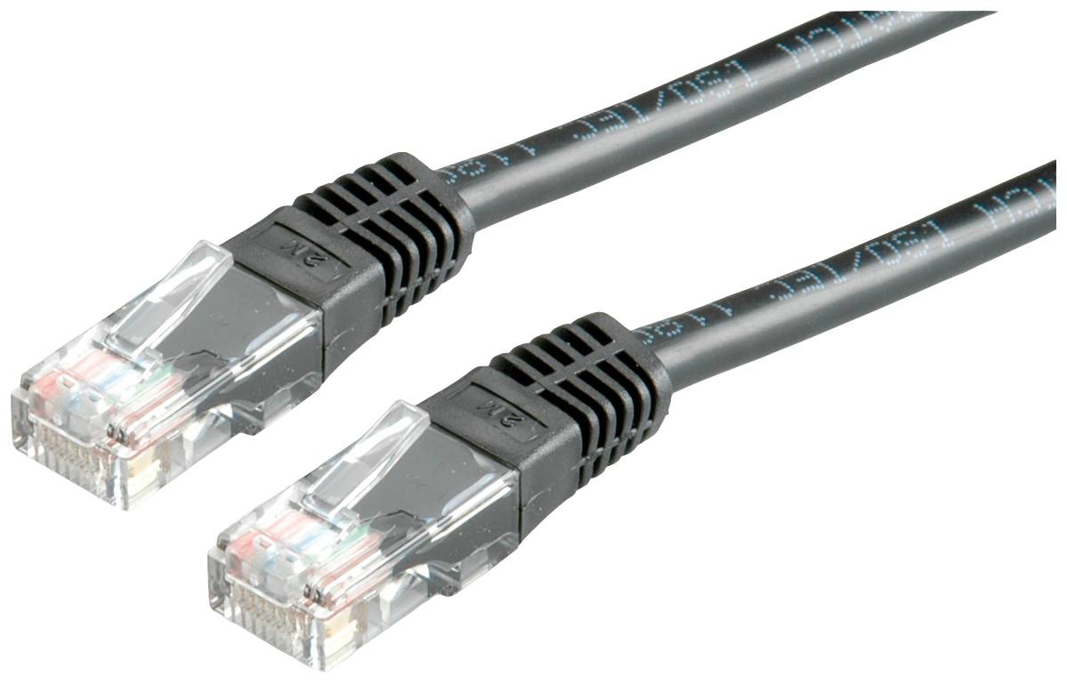 Zwei schwarze Ethernet-Kabel mit durchsichtigen RJ45-Steckern auf weißem Hintergrund.