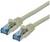 Zwei beige Ethernet-Kabel mit RJ45-Steckern an beiden Enden, geeignet für Netzwerkverbindungen.