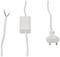 Weiße elektrische Kabel mit Schalter und Stecker. Links zweiadriges Kabel, mittig Schalter, rechts Stecker.