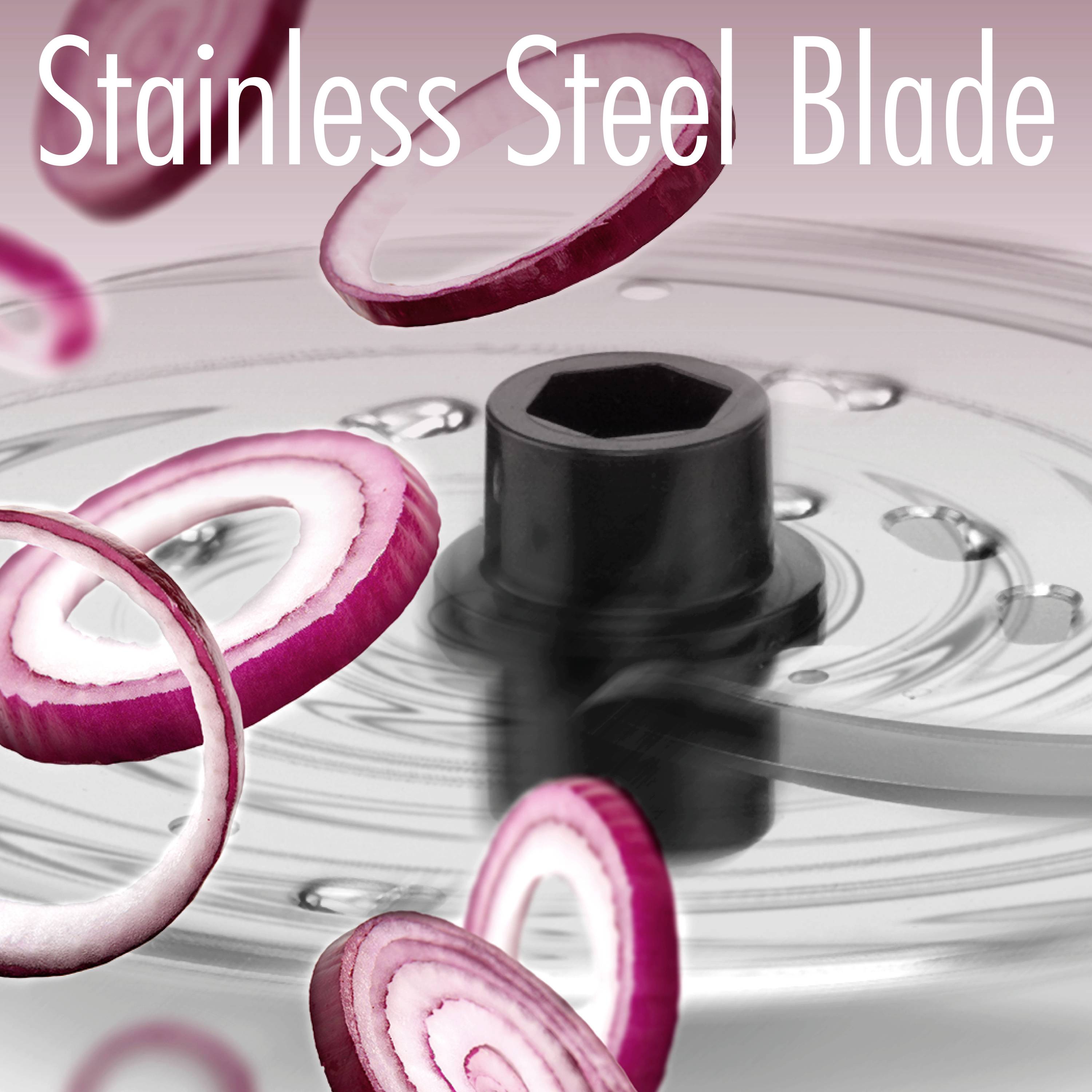 Rote Zwiebelringe schweben um eine rotierende Edelstahlklinge. Text oben: 'Stainless Steel Blade'.