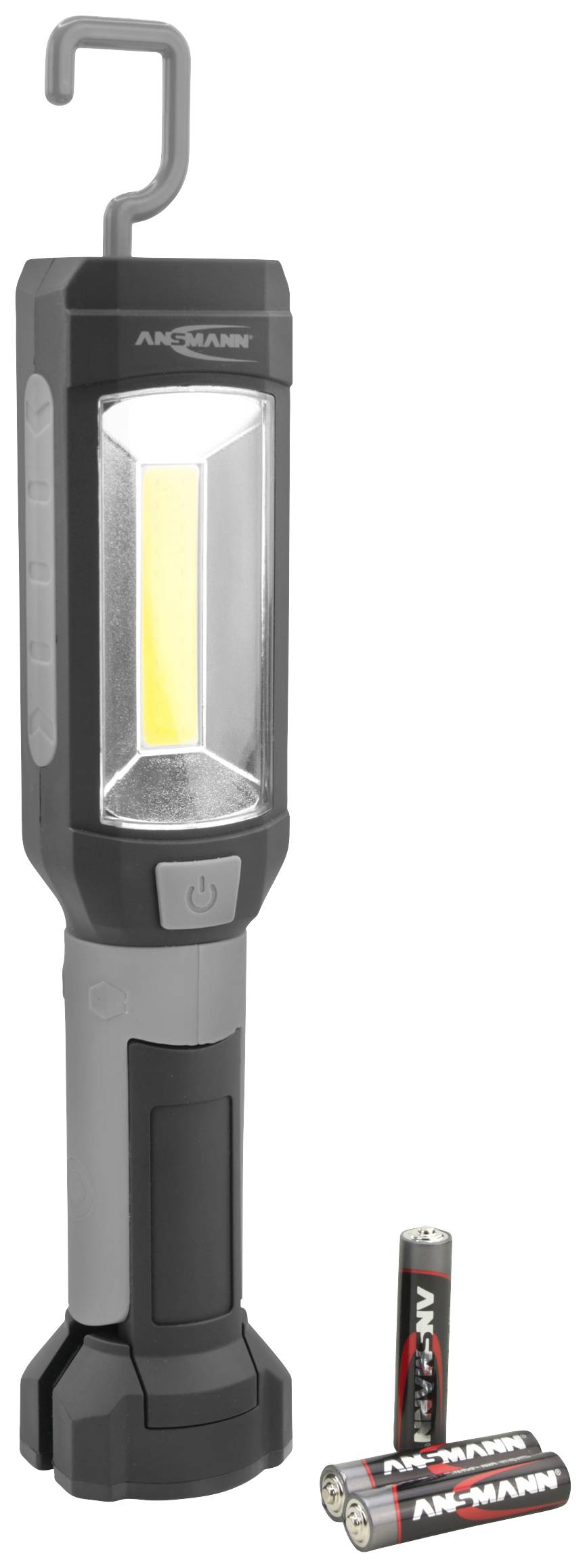 Eine schwarze Taschenlampe mit einem Haken oben und Batterien daneben.