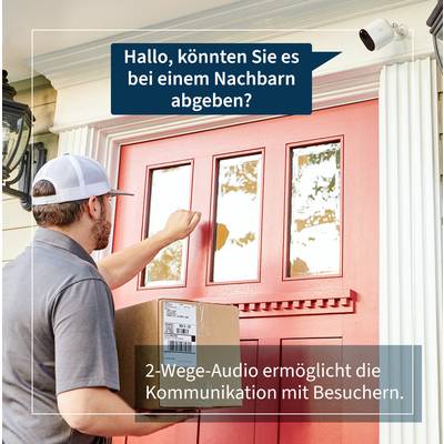 Ein Lieferant an einer roten Tür fragt durch eine Gegensprechanlage: 'Hallo, könnten Sie es bei einem Nachbarn abgeben?' Ein Hinweis erklärt, dass 2-Wege-Audio Kommunikation mit Besuchern ermöglicht.