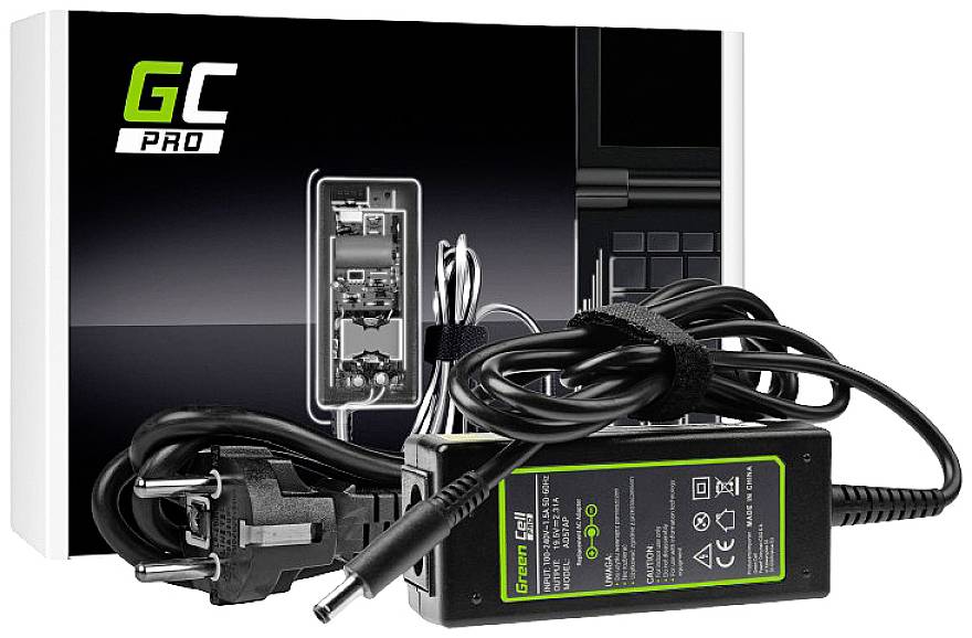 'Ladegerät mit Netzstecker und Kabel vor einer Verpackung mit der Aufschrift "GC Pro".'