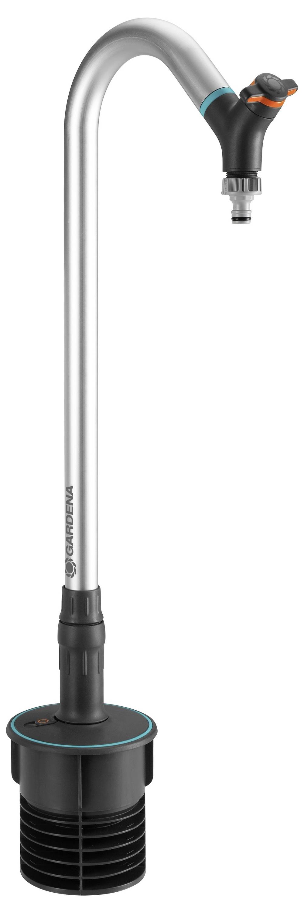 Ein eleganter, moderner Außenwasserhahn mit langem geschwungenem Auslauf und verstellbarer Düse, entwickelt für effiziente Gartenbewässerung.