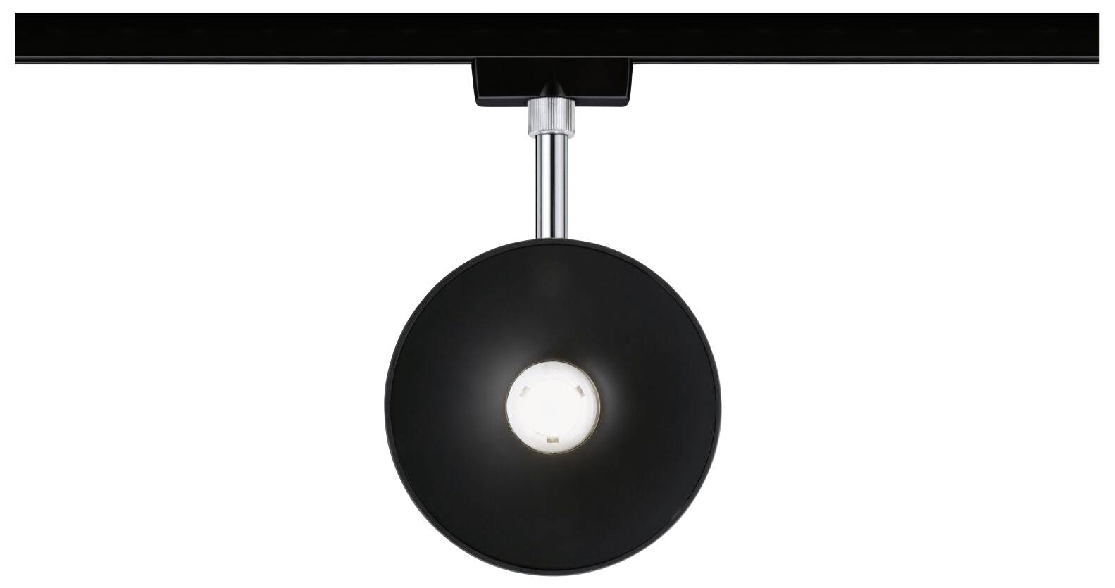 Eine schwarze Deckenleuchte mit rundem Lampenschirm, die an einer Schiene montiert ist. Die Lampe ist eingeschaltet und strahlt Licht aus.