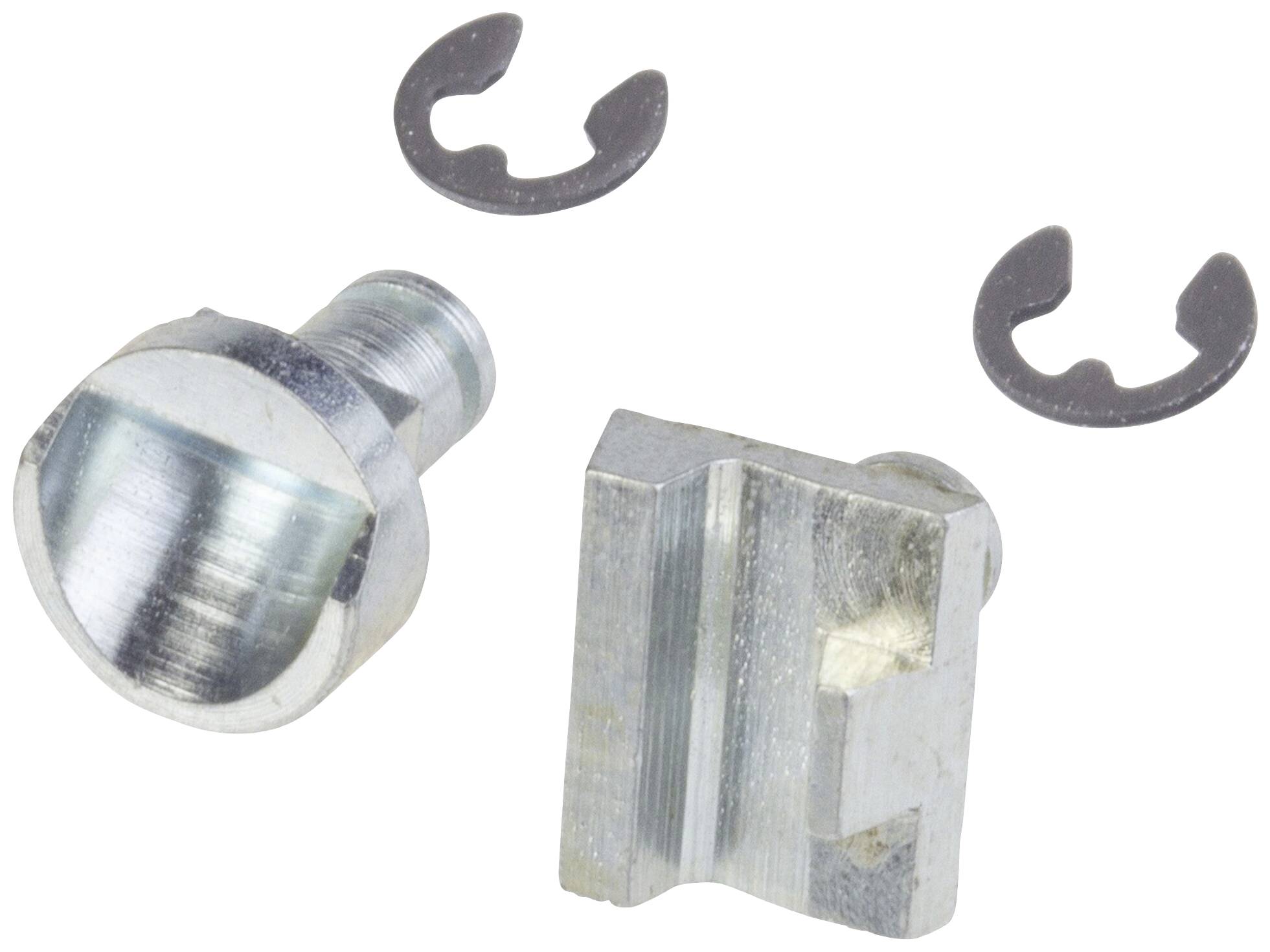 Metallteile bestehend aus einer Schraube, einer rechteckigen Befestigung und zwei Sicherungsringen, auf einer weißen Oberfläche.