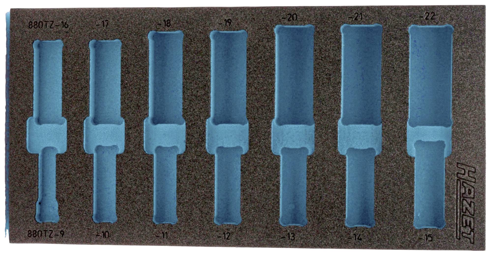 Schaumstoffeinlage für Werkzeuge mit blauen Aussparungen für sieben Steckschlüssel in verschiedenen Größen von 16 bis 22 mm.