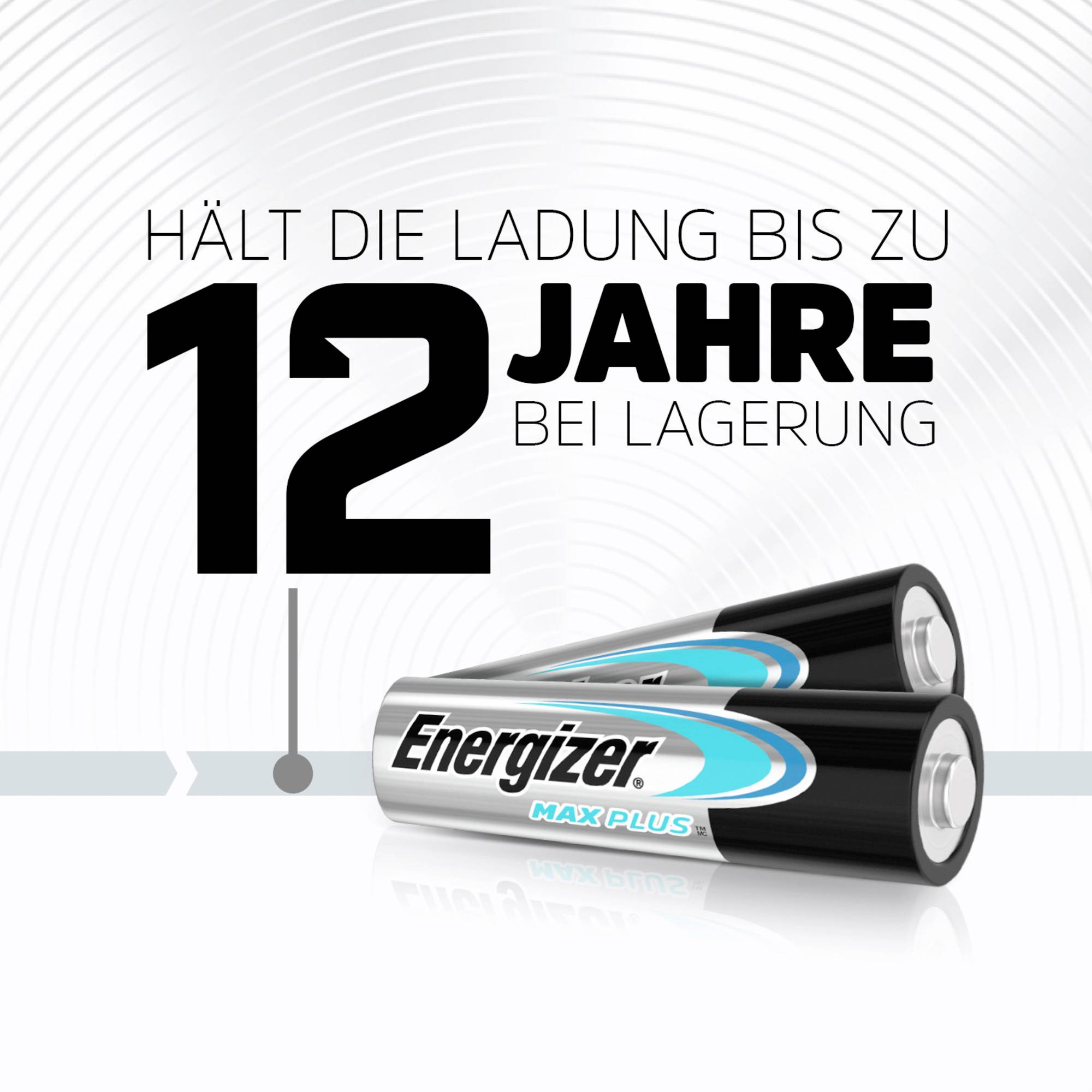 Zwei Energizer-Batterien mit der Aufschrift 'Hält die Ladung bis zu 12 Jahre bei Lagerung'. Hintergrund mit wellenförmigem Muster.