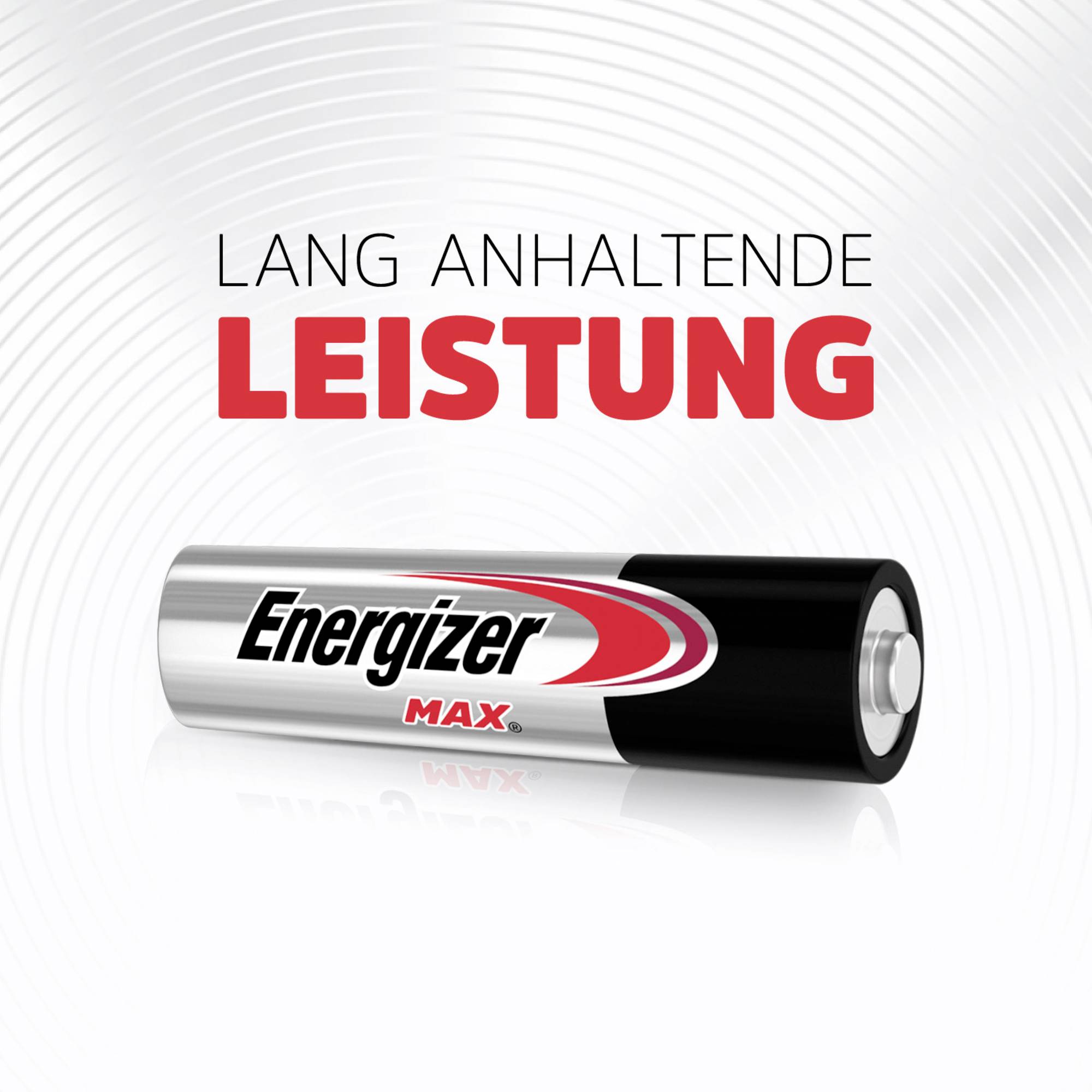 Batterie mit Aufschrift 'Energizer Max', darunter steht 'Lang anhaltende Leistung' in roter Schrift vor einem grauen, gewellten Hintergrund.
