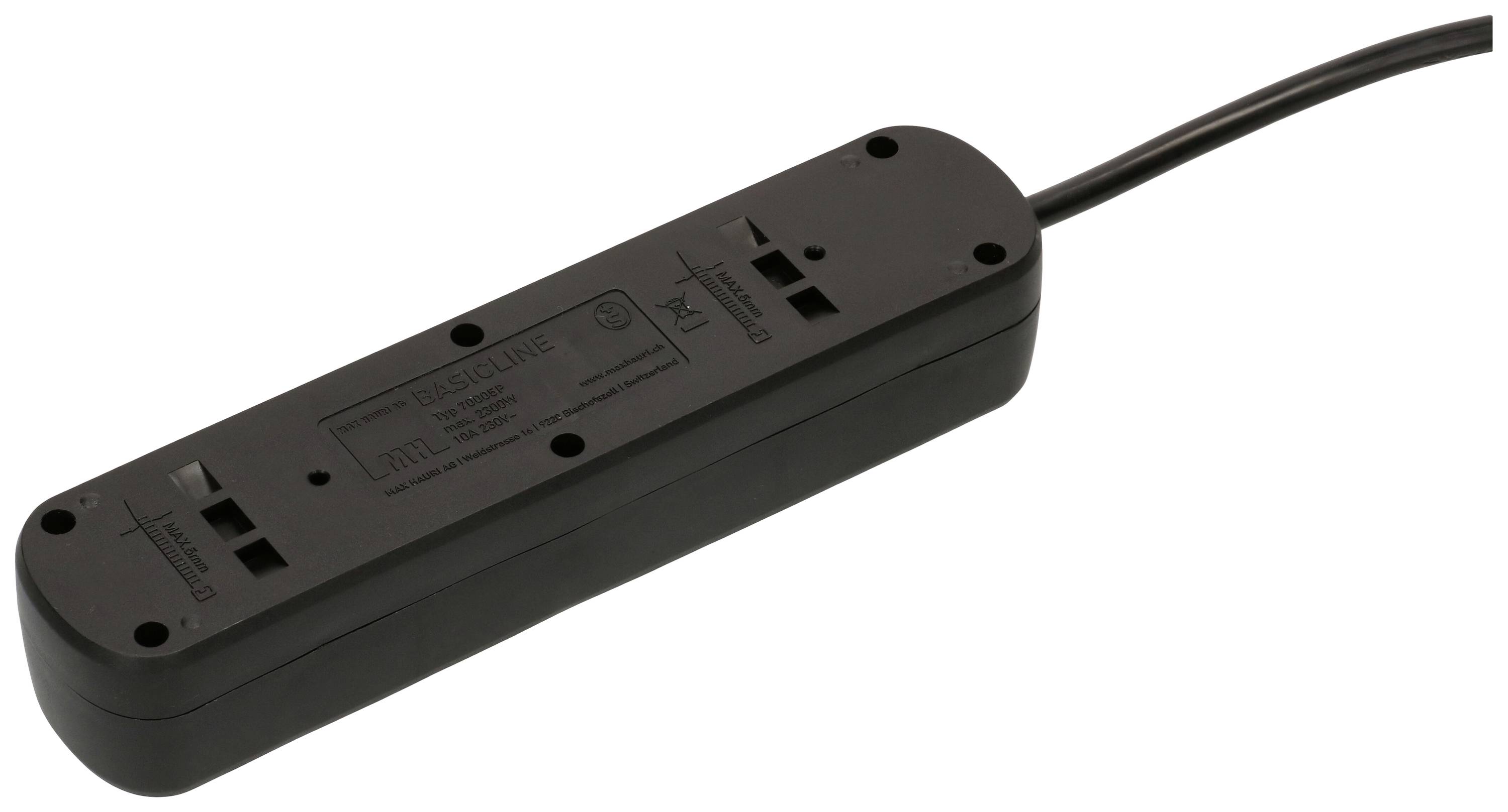 Ein schwarzes Verlängerungskabel mit zwei Steckplätzen, geeignet für die Stromversorgung mehrerer Geräte.