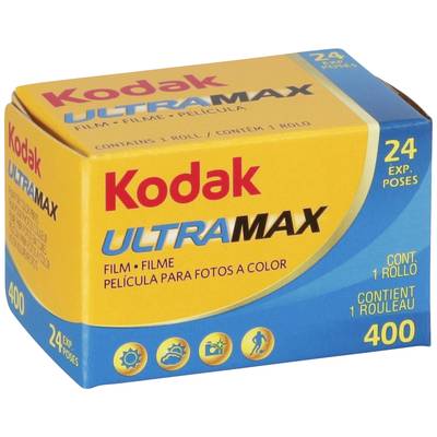 Kodak UltraMax 400 Farbfilmverpackung, enthält einen Rollfilm für 24 Aufnahmen. Hauptfarben der Verpackung sind Gelb und Blau.