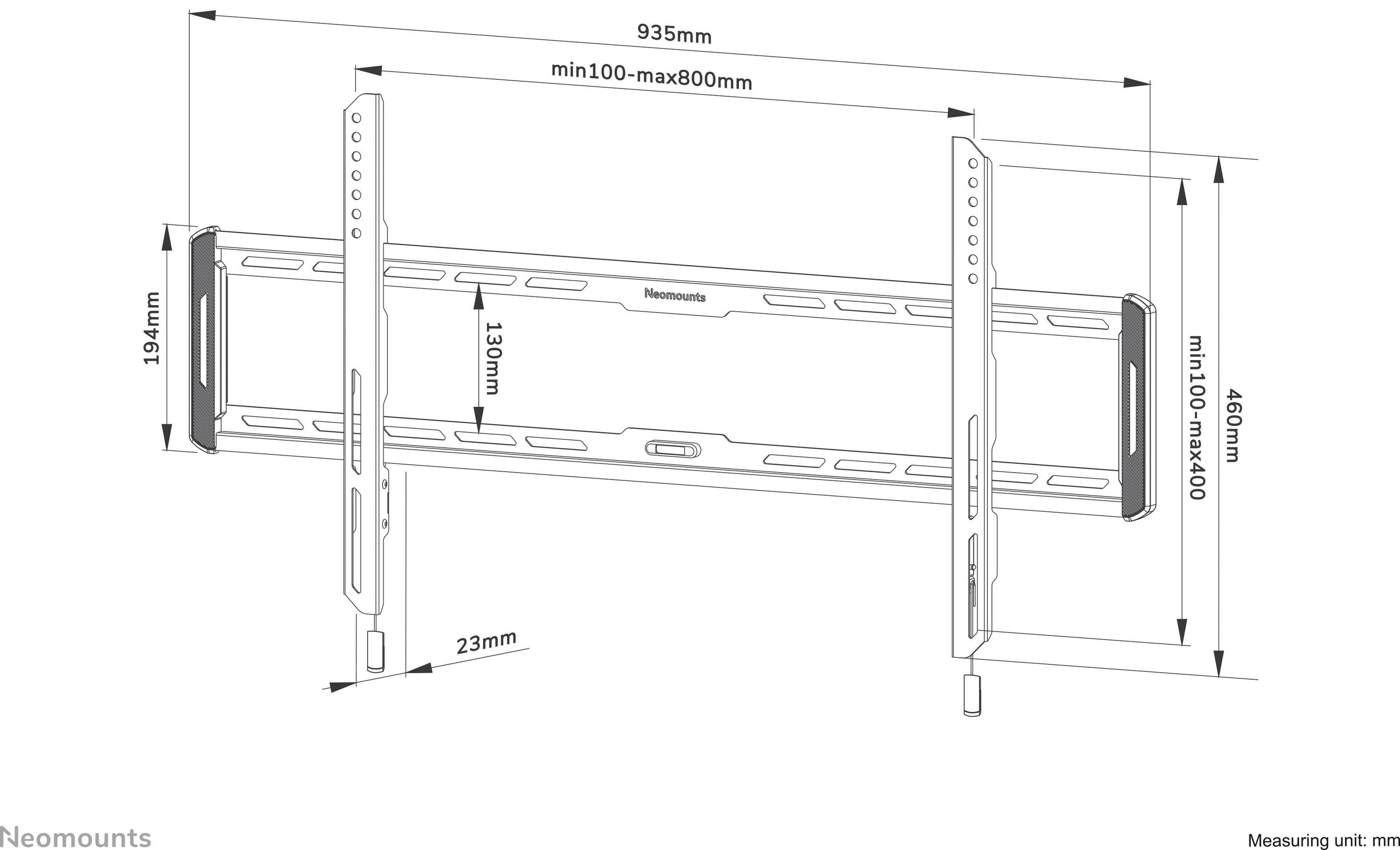 Diagramm einer TV-Wandhalterung. Maße: Breite 935mm, Höhe 460mm, Tiefe 23mm. Verstellbare Breite für TV: min. 100mm bis max. 800mm.