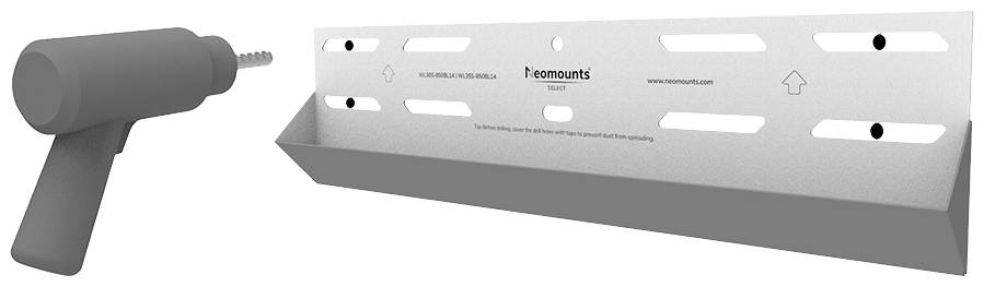 Werkzeug neben einer Halterung. Die Halterung hat vorgebohrte Löcher und Schlitze zur Wandmontage. Sie ist von 'remounts' und das Modell ist 'Smart'.