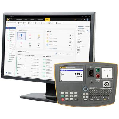 Ein Computerbildschirm zeigt eine Software zur Geräteverwaltung, daneben ein Prüfgerät mit Display und Tasten zur Gerätewartung.