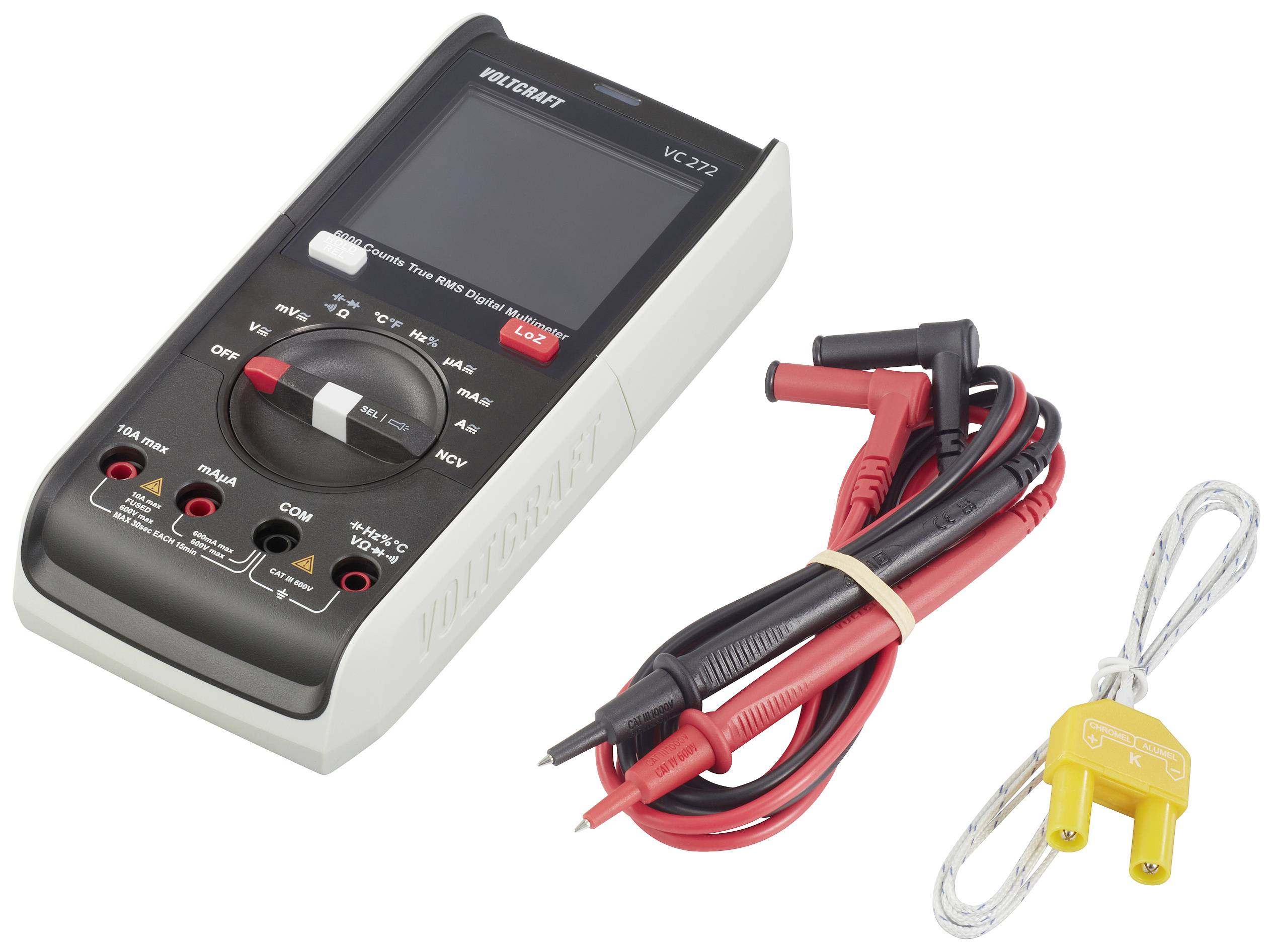 Ein digitales Multimeter mit Zubehör, darunter Messleitungen und ein Adapter. Gerät zur Messung elektrischer Werte.