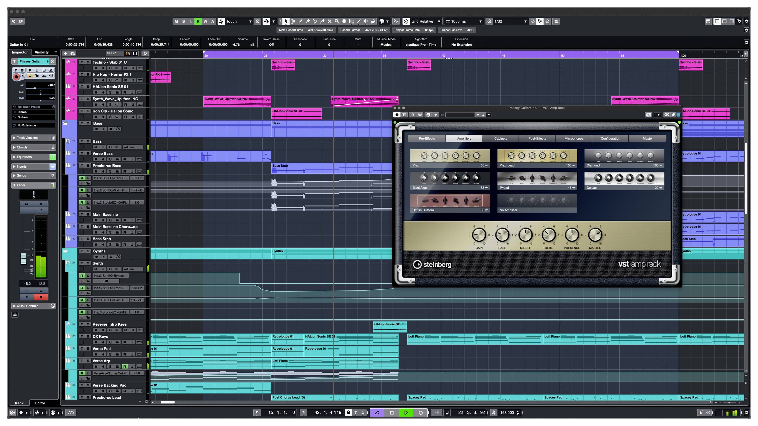 Eine DAW-Software zeigt eine Musikproduktion mit MIDI-Spuren und einem virtuellen Verstärker-Plug-in auf dem Bildschirm.