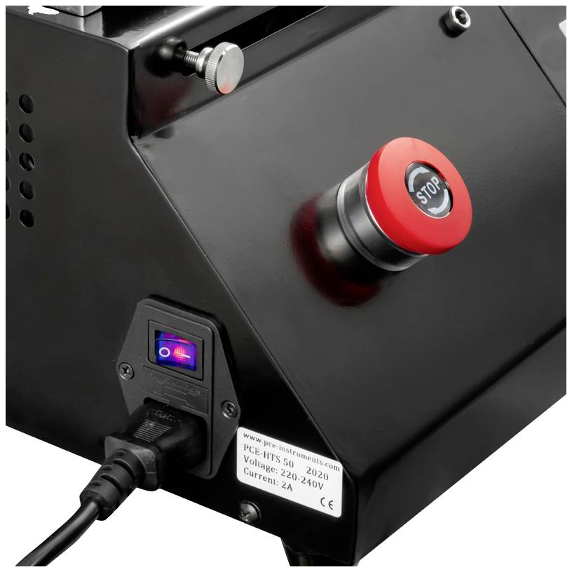 Maschine mit rotem Not-Aus-Knopf und Netzschalter. Ein Etikett zeigt Modell 'PFE-HS15' mit technischen Daten: Spannung 220-240V, Strom 2A.